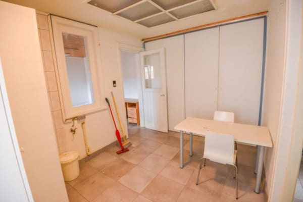 Estúdio Spacious studio with shared kitchen imagem 3