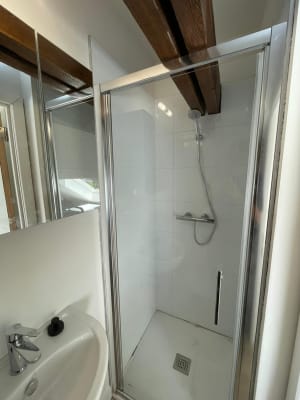 Sala Prachtige kamer met eigen badkamer  imagem 1