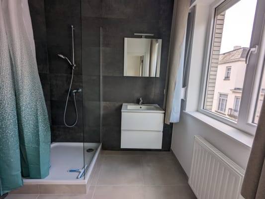 Sala Vernieuwbouwkot met privé douche imagem 3