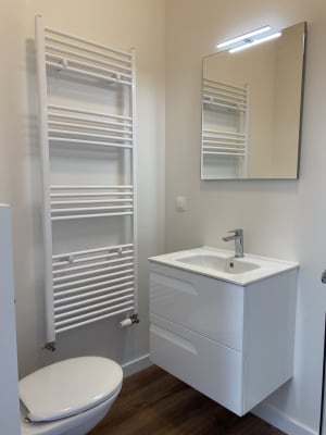 Sala grote  kamer  met eigen badkamer imagem 1