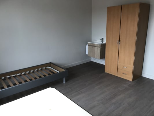 Casa Recent volledig vernieuwde studentenkamers te huur!  Centraal gelegen doch in rustige buurt nabij scholen, supermarkten, imagem 6