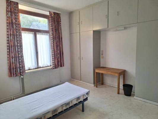 Kamer STUDIO 40 M² TRÈS CALME CHEZ L'HABITANT QUARTIER HERBATTE foto 11