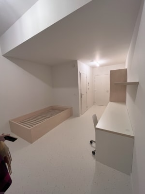 Sala NIEUWBOUW KAMER MET EIGEN SANITAIR TE HUUR TOPLOCATIE ACADEMIEJAAR 2026-2027! imagem 6
