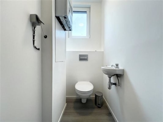 Sala Charleroi : Chambre meublée (17 m²) dans appartement en colocation imagem 15