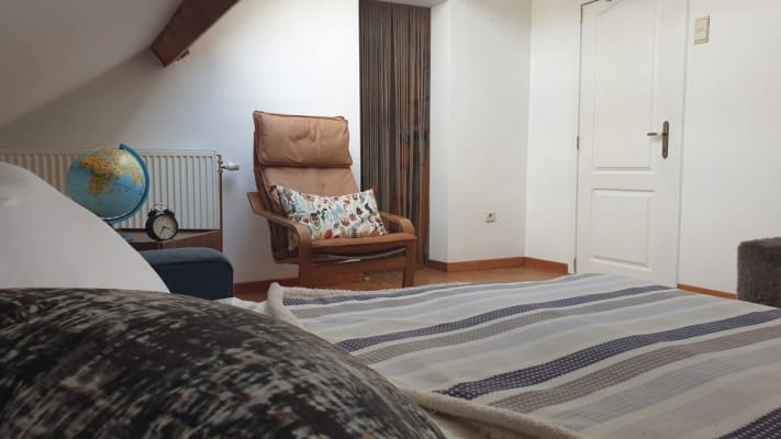 Sala Chambre avec dressing séparé, lit double dans appartement de 180 m2 (petite colocation, max. 3 colocataires) imagem 2