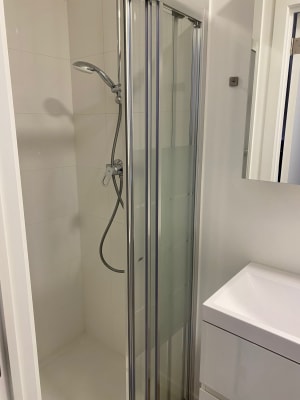 Sala Kot krakenstraat 11, badkamer, wc frigo en micro  imagem 5
