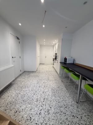 Sala Kot te huur – Centraal gelegen in Kortrijk – Onmiddellijk beschikbaar!   imagem 4