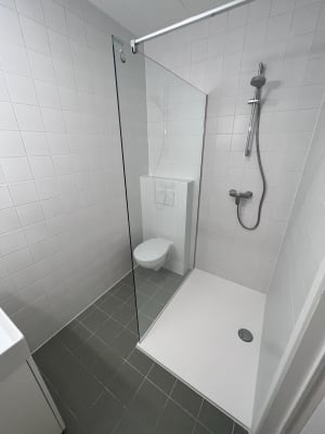 Sala NIEUWBOUW KAMER MET EIGEN SANITAIR TE HUUR TOPLOCATIE ACADEMIEJAAR 2026-2027! imagem 1