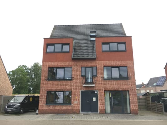 Sala Nieuw gerenoveerde studentenkamers 2026 – Geel (eigen douche + wc op kamer) imagem 3