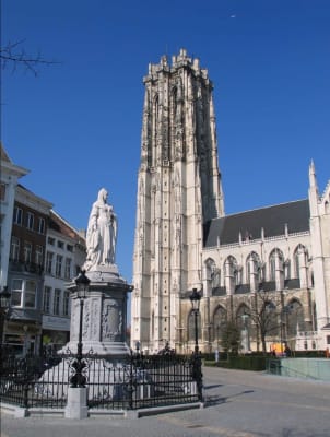 Sala Studenten huis met 13 units, leefruimte, was en droger, AC alles NIEUW!!! imagem 3