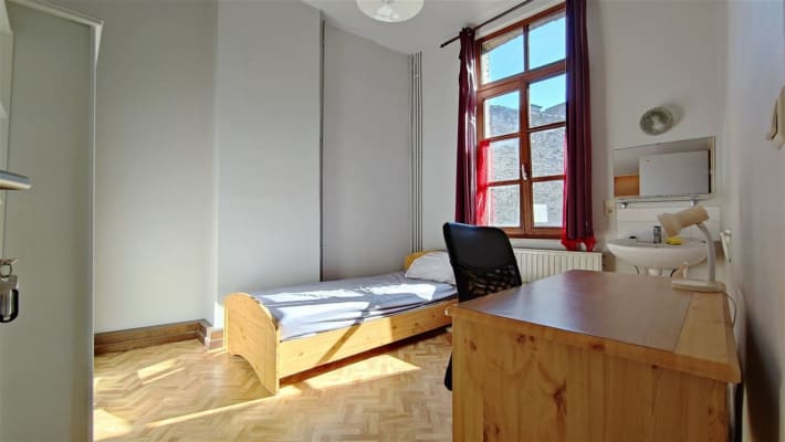Sala chambre d'étudiant dans un immeuble de 7 kots imagem 1