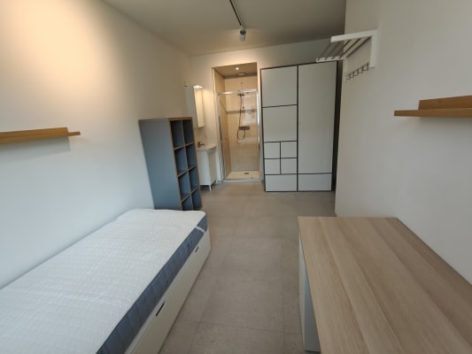 Zimmer Nog slecht 1 van de 3 Prachtige gloednieuwe koten met eigen douche Bild 4