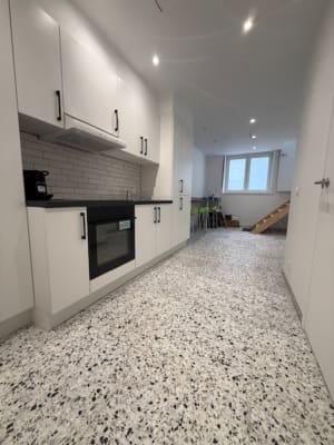 Sala Kot te huur – Centraal gelegen in Kortrijk – Onmiddellijk beschikbaar!   imagem 6