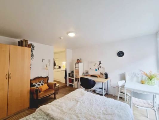Estúdio Gemeubelde studio met eigen keuken en badkamer beschikbaar AJ 2026-2027 imagem 1