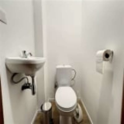 Sala Charleroi : Chambre meublée (17 m²) dans appartement en colocation imagem 4