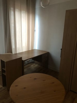 Sala Ruim kot met veel licht te huur, meer dan 16m²  Kapucijnenvoer 157 gem. gerenoveerde ingerichte keuken, toilet en douche imagem 23