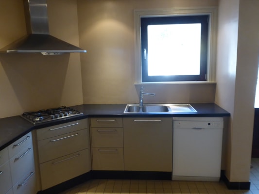 Sala mooie kamer in zeer goed gelegen huis imagem 6