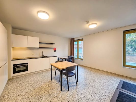 Estúdio Moderne studio met eigen douche en keuken beschikbaar voor AJ 2026-2027 imagem 1