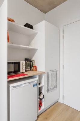 Kamer MODERN AND FURNISHED ROOM INCL PRIVATE BATHROOM foto 3