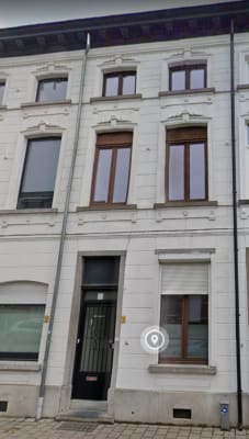 Sala Ruim kot met veel licht te huur, meer dan 16m²  Kapucijnenvoer 157 gem. gerenoveerde ingerichte keuken, toilet en douche imagem 16