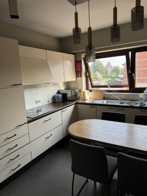 Sala Zeer ruime volledig gemeubileerde studentenkamers en studio's. imagem 8