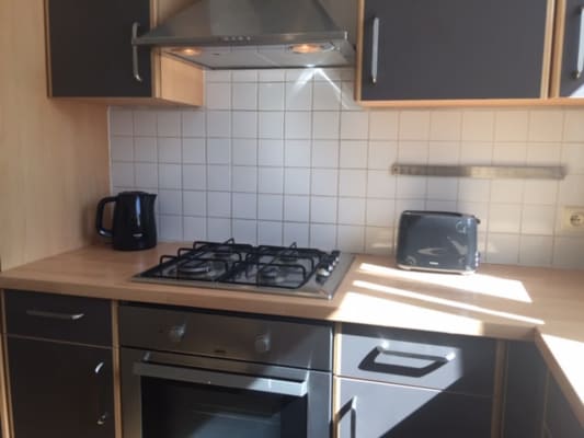 Sala Chambre avec dressing séparé, lit double dans appartement de 180 m2 (petite colocation, max. 3 colocataires) imagem 4