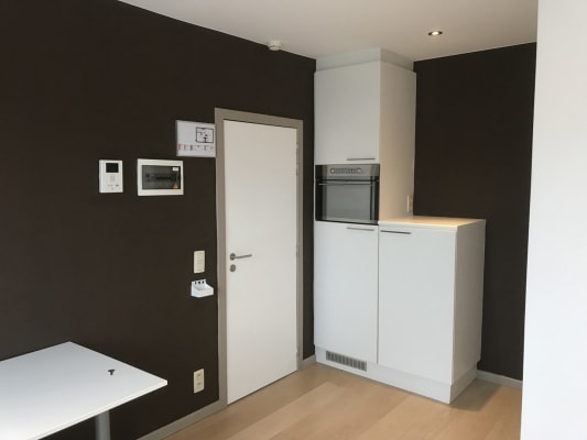 Sala Prachtige kamer met 2 grote, uitklapbare velux-ramen imagem 2