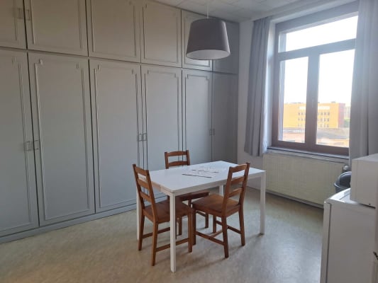 Kamer STUDIO 40 M² TRÈS CALME CHEZ L'HABITANT QUARTIER HERBATTE foto 12