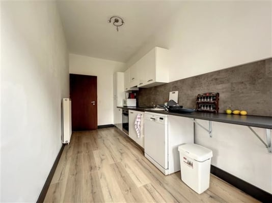 Sala Charleroi : Chambre meublée (17 m²) dans appartement en colocation imagem 11
