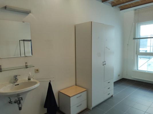 Sala Ruim hedendaags studentenkot in recente studentenresidentie imagem 1