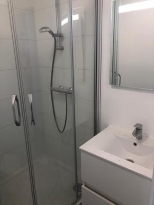 Sala Onderverhuur 1ste semester kamer met eigen sanitair imagem 3