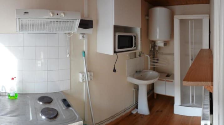 Sala Een leuke woonst in Charleroi van 25m² aan € 220 per maand imagem 2