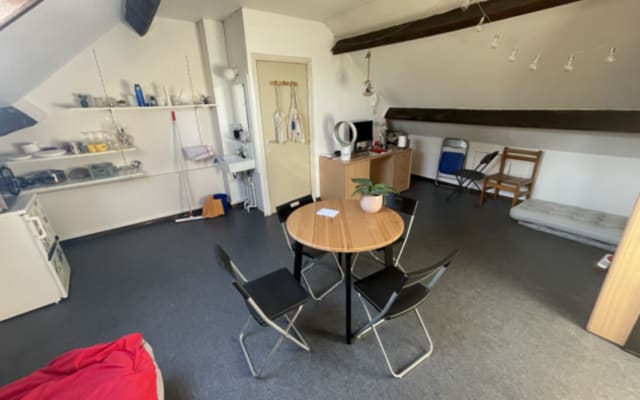 Kamer Room with shared bath/shower and shared toilet foto 3