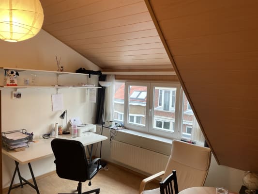 Casa très belle chambre à louer Woluwe st Lambert imagem 1