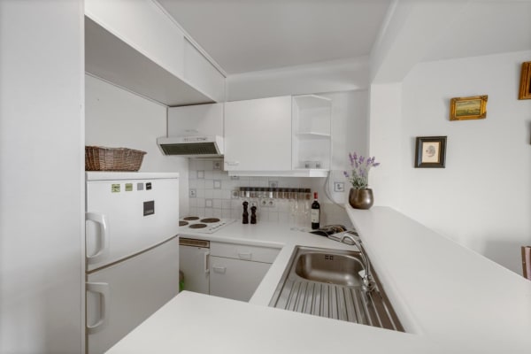 Apartamento Gemeubeld appartement met terras en autostaanplaats imagem 3