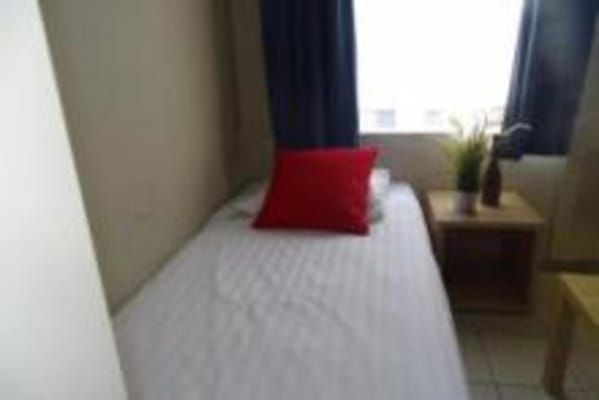 Estúdio Furnished studio - single bed with own kitchen and bathroom (min. 3 months) imagem 5