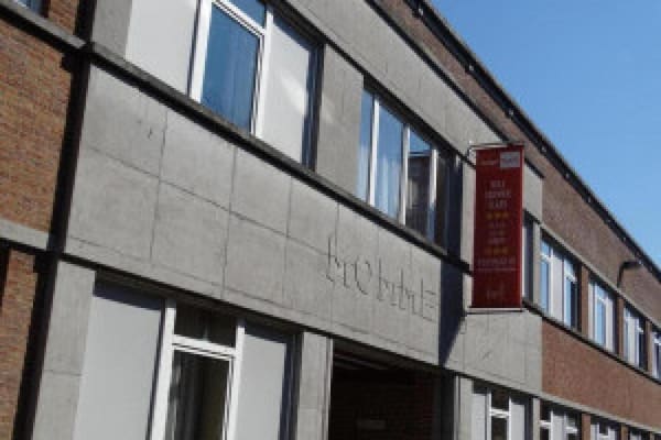 Sala Gemeubileerde studio - eenpersoonsbed met eigen keuken en badkamer (min. 3 maanden) imagem 4