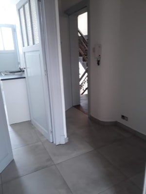 Kamer A LOUER 5 grandes CHAMBRES  MEUBLEES en COLOCATION  dans un gd appartement ,au rez avec jardin, très bien situé foto 5