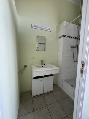 Sala Grande chambre 30m² - SDB privée - tout compris coté HELHa imagem 1