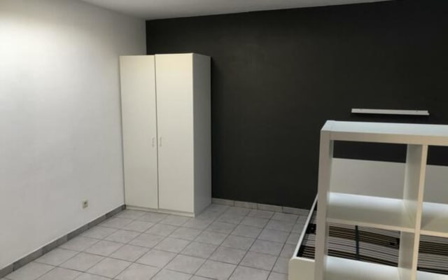 Kamer Room with shared bath/shower and shared toilet foto 3