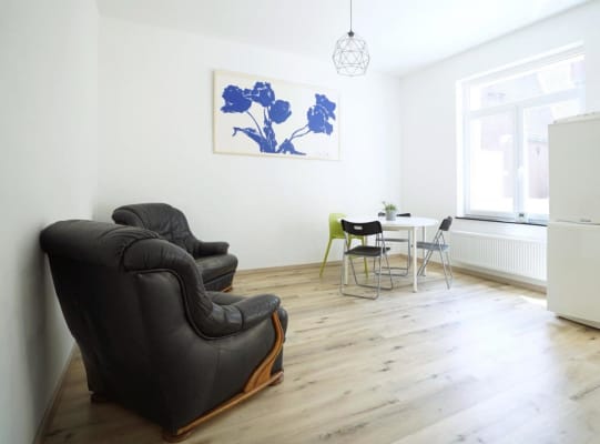 Sala Spacieuse chambre meublée - centre Anderlecht imagem 1