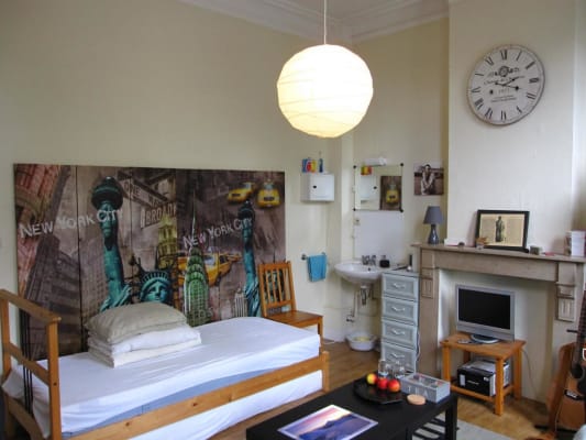Room Lichte en mooie studentenkamers in herenhuis op toplokatie in Wilrijk image 1