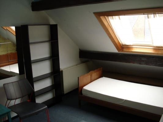 Zimmer Een aangenaam kot in Namen van 15m² aan € 300 per maand Bild 3