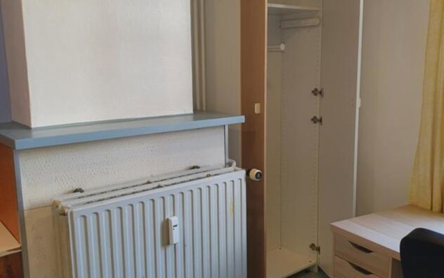 Oda Room with shared bath/shower and shared toilet resim 3