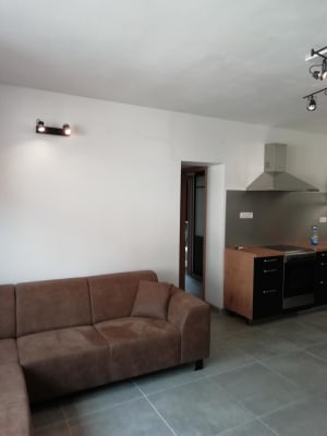 Wohnung Een leuke woning in Charleroi van 75m² aan € 430 per maand Bild 3