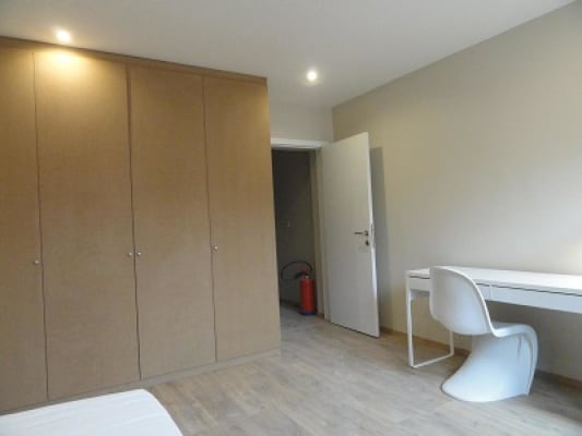 Sala A 100 mètre VUB/ULB BELLE GRANDE CHAMBRE HYPER LUMINEUSE DANS COLOCATION RENOVEE imagem 2