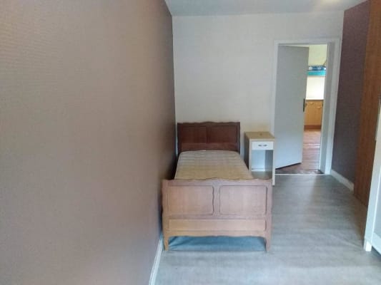 Room Een aangenaam kot in Namen van 15m² aan € 300 per maand image 5