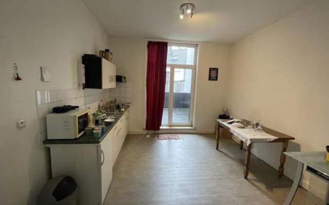 Studio Studio with private shower/bath, private toilet and private kitchen foto 2