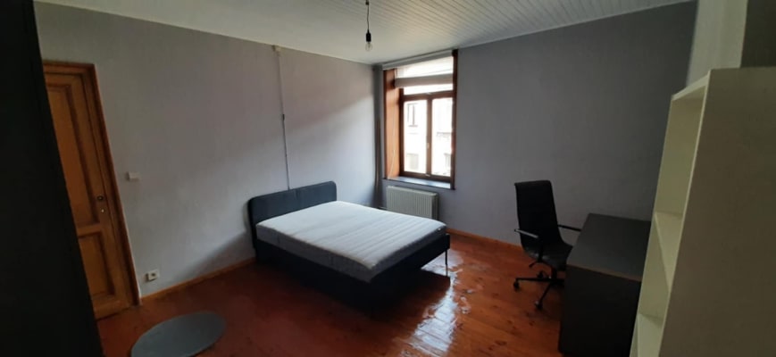 Sala 5 chambres spacieuses à Charleroi (Montignies-sur-Sambre) imagem 1