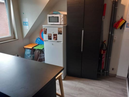 Sala ONDERVERHUUR ZOMERMAANDEN - centrum Leuven - €385/maand imagem 2